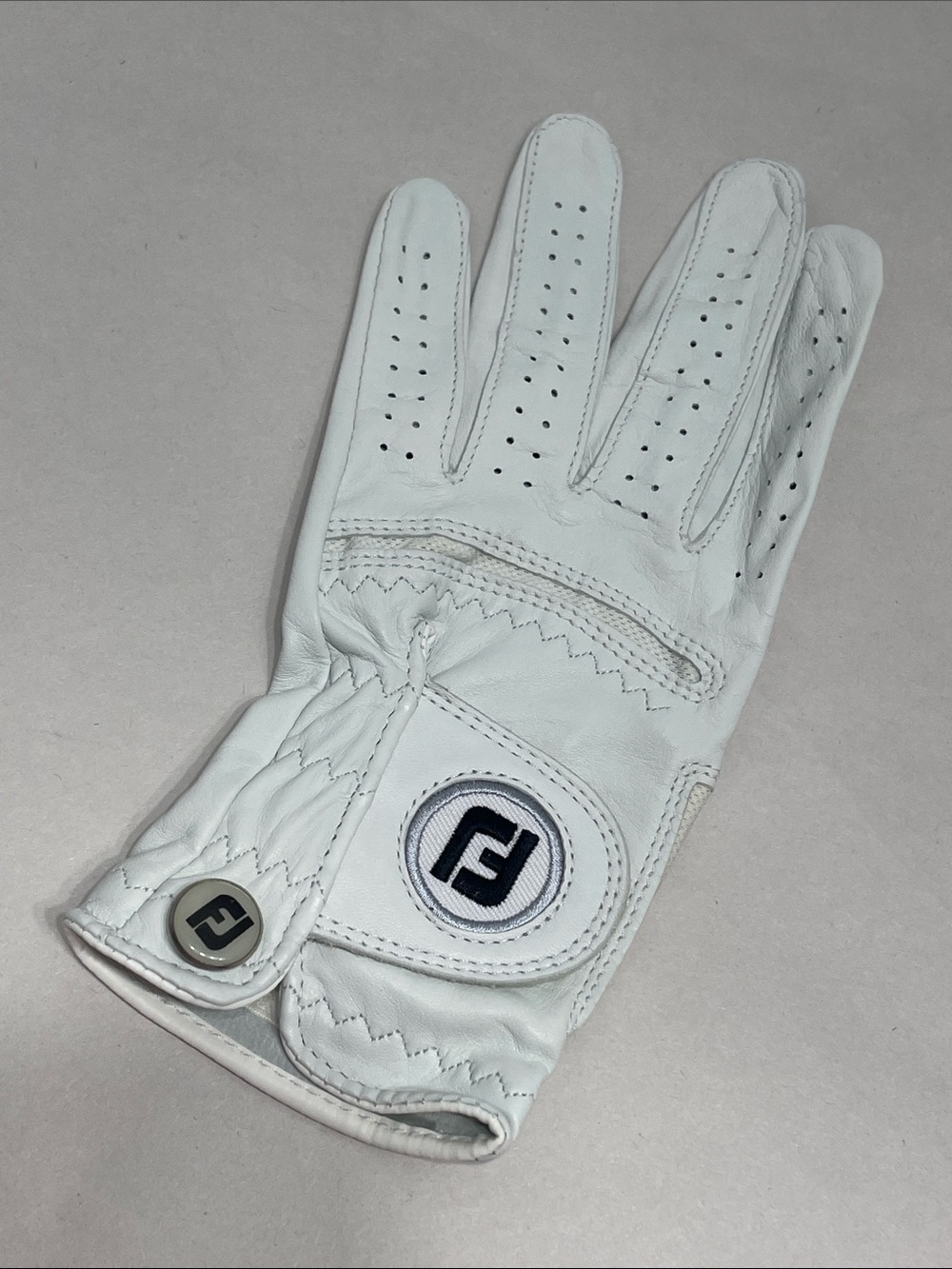 FootJoy White Leather Golf Glove with Black FJ Accent. Ladies Large. Preowned.